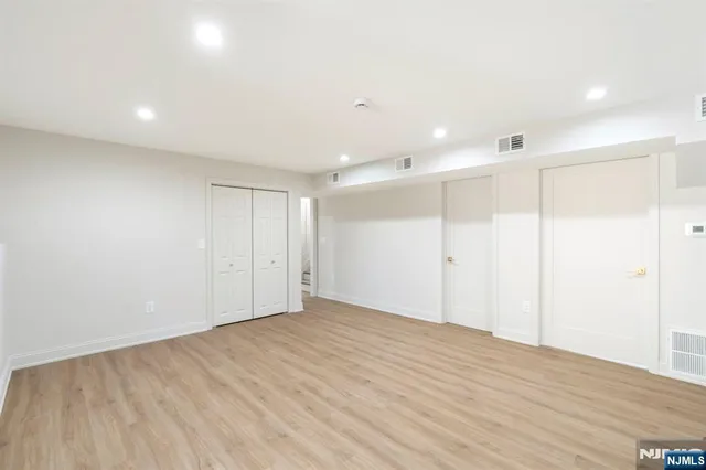 $950,000 | 326 Runnymede Road, Essex Fells, NJ 07021