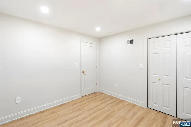 $950,000 | 326 Runnymede Road, Essex Fells, NJ 07021