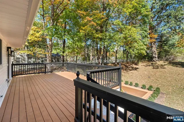 $950,000 | 326 Runnymede Road, Essex Fells, NJ 07021