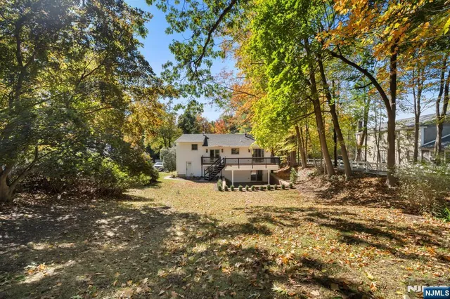 $950,000 | 326 Runnymede Road, Essex Fells, NJ 07021