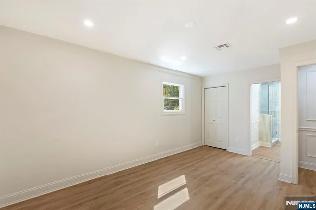 $950,000 | 326 Runnymede Road, Essex Fells, NJ 07021