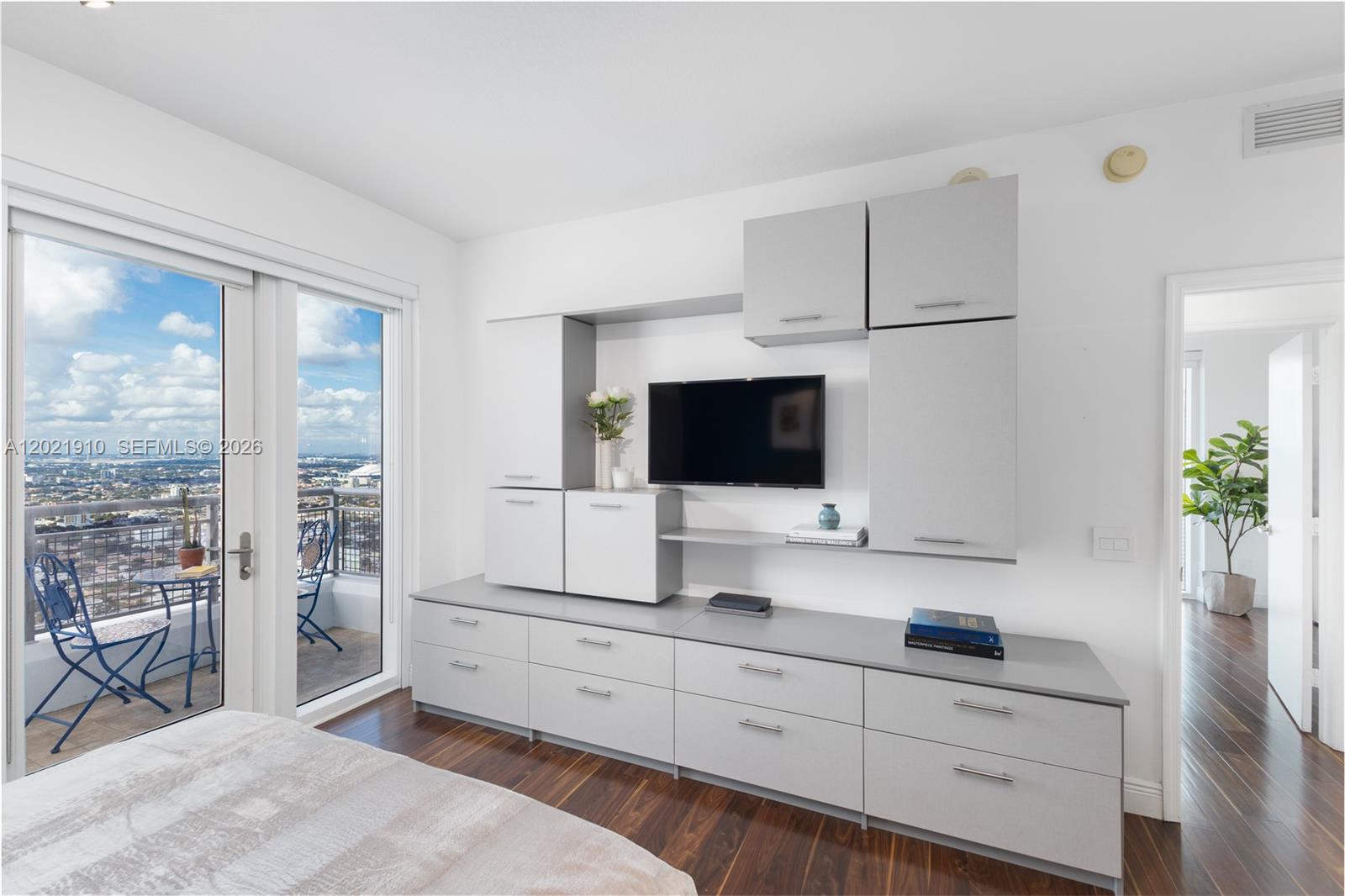 60 Southwest 13th Street, Unit 4613 Miami, FL 33130 - Photo 13 of 49