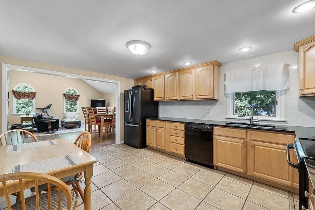 4 Edgewood Road Tewksbury, MA 01876 - Photo 8 of 42 Gallery Image 8