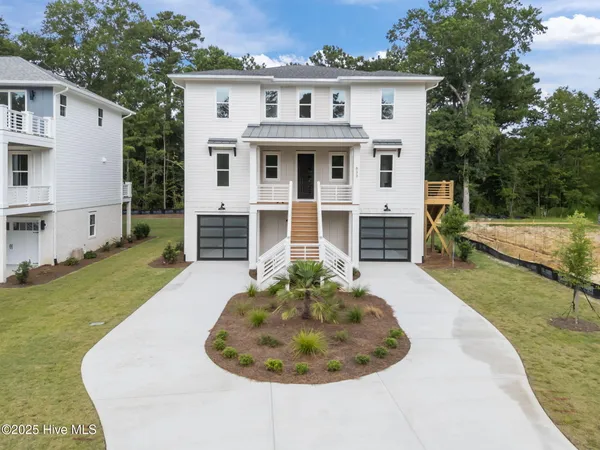 $1,150,000 | 633 Vale Drive, Wilmington, NC 28411