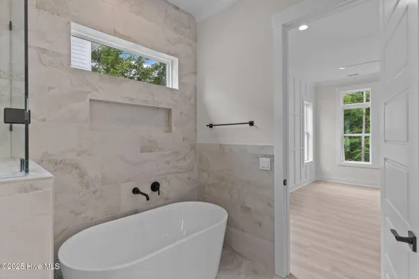 $1,150,000 | 633 Vale Drive, Wilmington, NC 28411