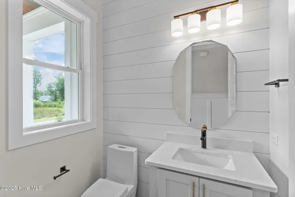 $1,150,000 | 633 Vale Drive, Wilmington, NC 28411