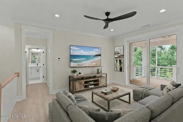 $1,150,000 | 633 Vale Drive, Wilmington, NC 28411