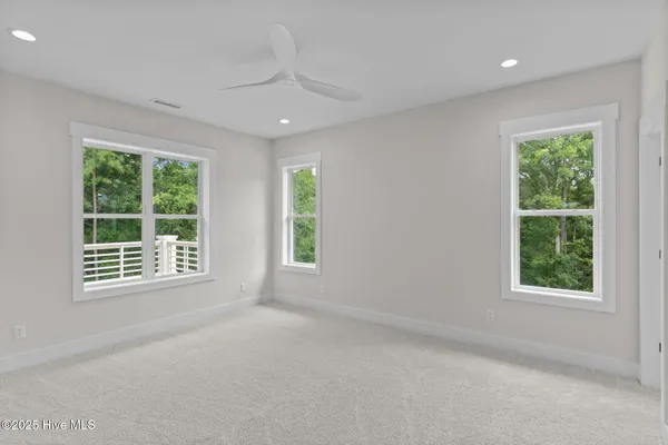 $1,150,000 | 633 Vale Drive, Wilmington, NC 28411