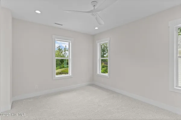 $1,150,000 | 633 Vale Drive, Wilmington, NC 28411