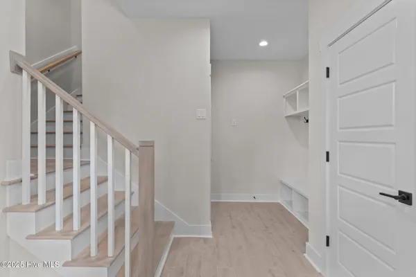 $1,150,000 | 633 Vale Drive, Wilmington, NC 28411