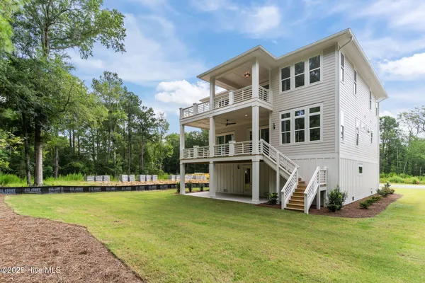 $1,150,000 | 633 Vale Drive, Wilmington, NC 28411