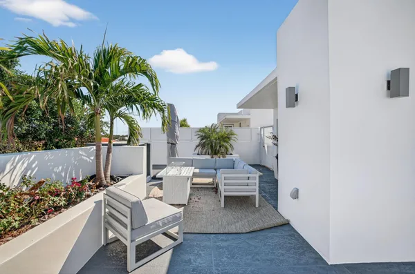 $8,000 | 700 Northeast 14th Avenue, Unit 206, Fort Lauderdale, FL 33304