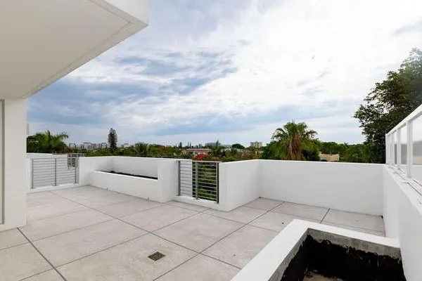 $8,000 | 700 Northeast 14th Avenue, Unit 206, Fort Lauderdale, FL 33304