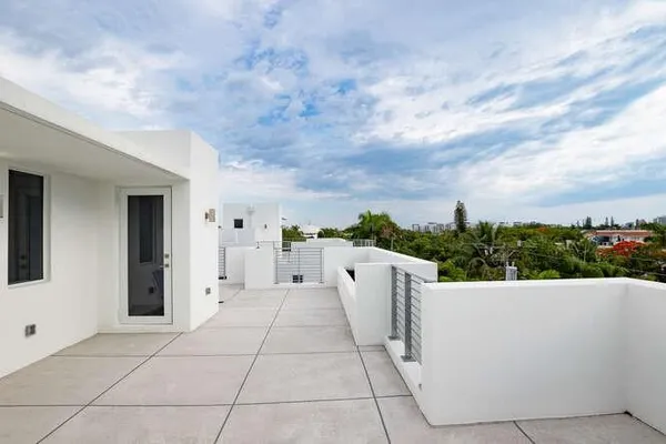 $8,000 | 700 Northeast 14th Avenue, Unit 206, Fort Lauderdale, FL 33304