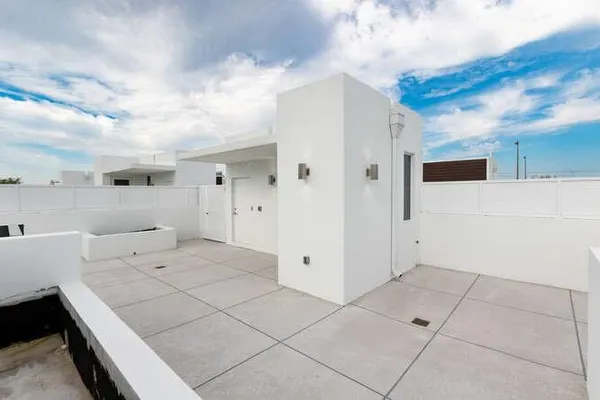 $8,000 | 700 Northeast 14th Avenue, Unit 206, Fort Lauderdale, FL 33304