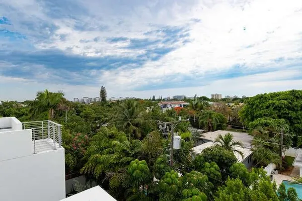 $8,000 | 700 Northeast 14th Avenue, Unit 206, Fort Lauderdale, FL 33304