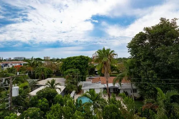$8,000 | 700 Northeast 14th Avenue, Unit 206, Fort Lauderdale, FL 33304