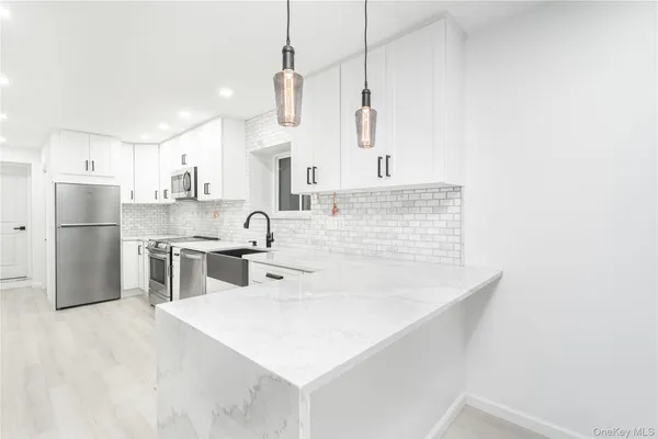 $4,100 | 21-34 33rd Street | Astoria