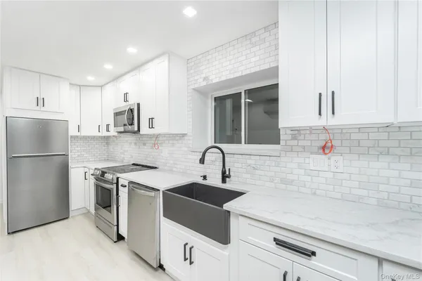 $4,100 | 21-34 33rd Street | Astoria