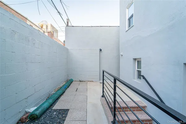 $4,100 | 21-34 33rd Street | Astoria