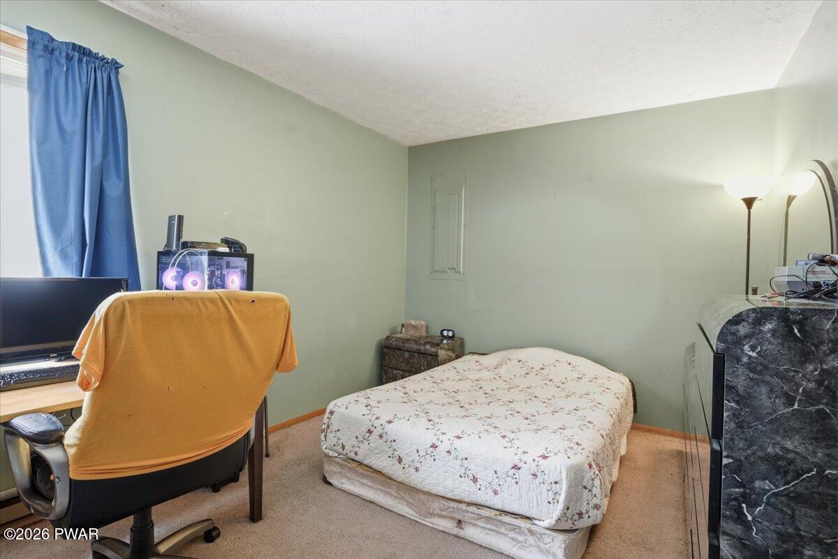 141 Inverhouse Road Henryville, PA 18332 - Photo 20 of 44 33-141_Inverhouse_RD_026