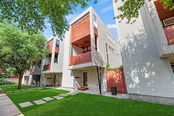 $415,000 | 1107 West 17th Street, Houston, TX 77008