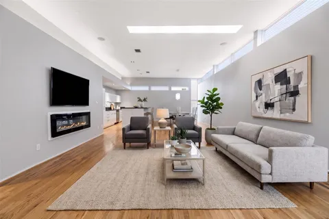 $415,000 | 1107 West 17th Street, Houston, TX 77008