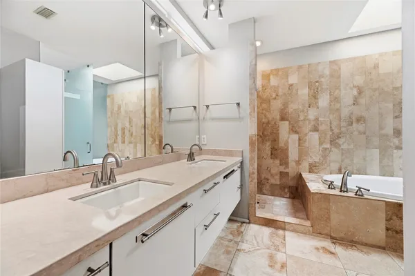 $415,000 | 1107 West 17th Street, Houston, TX 77008