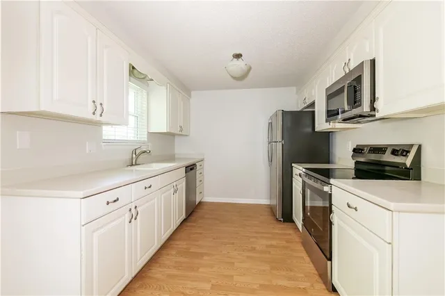 $2,310 | 5918 Northwest 66th Terrace, Kansas City, MO 64151