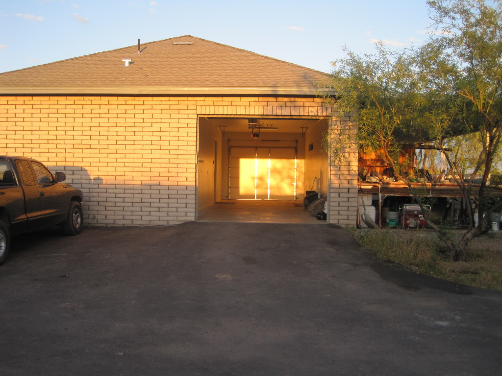 1005 West Dolores Road Phoenix, AZ 85086 - Photo 23 of 28 Custom Guest/Office Garage
