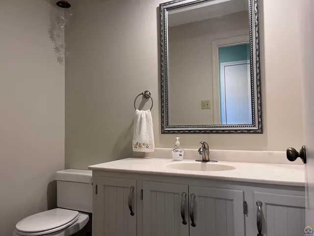 $229,950 | 36 Southwest Pepper Tree Lane, Topeka, KS 66611