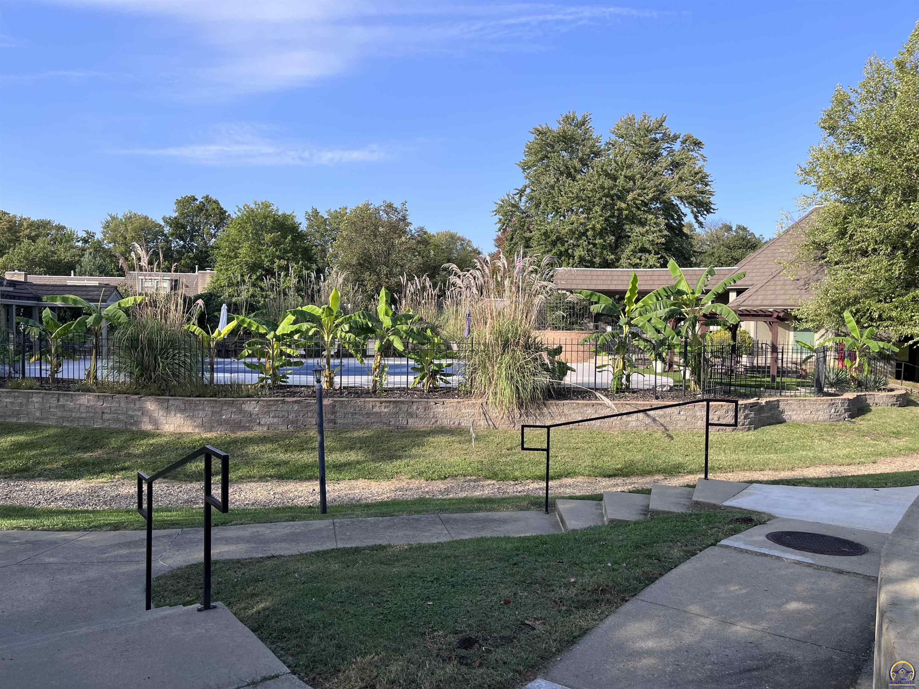 36 Southwest Pepper Tree Lane Topeka, KS 66611 - Photo 7 of 42