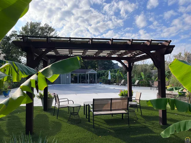 $229,950 | 36 Southwest Pepper Tree Lane, Topeka, KS 66611