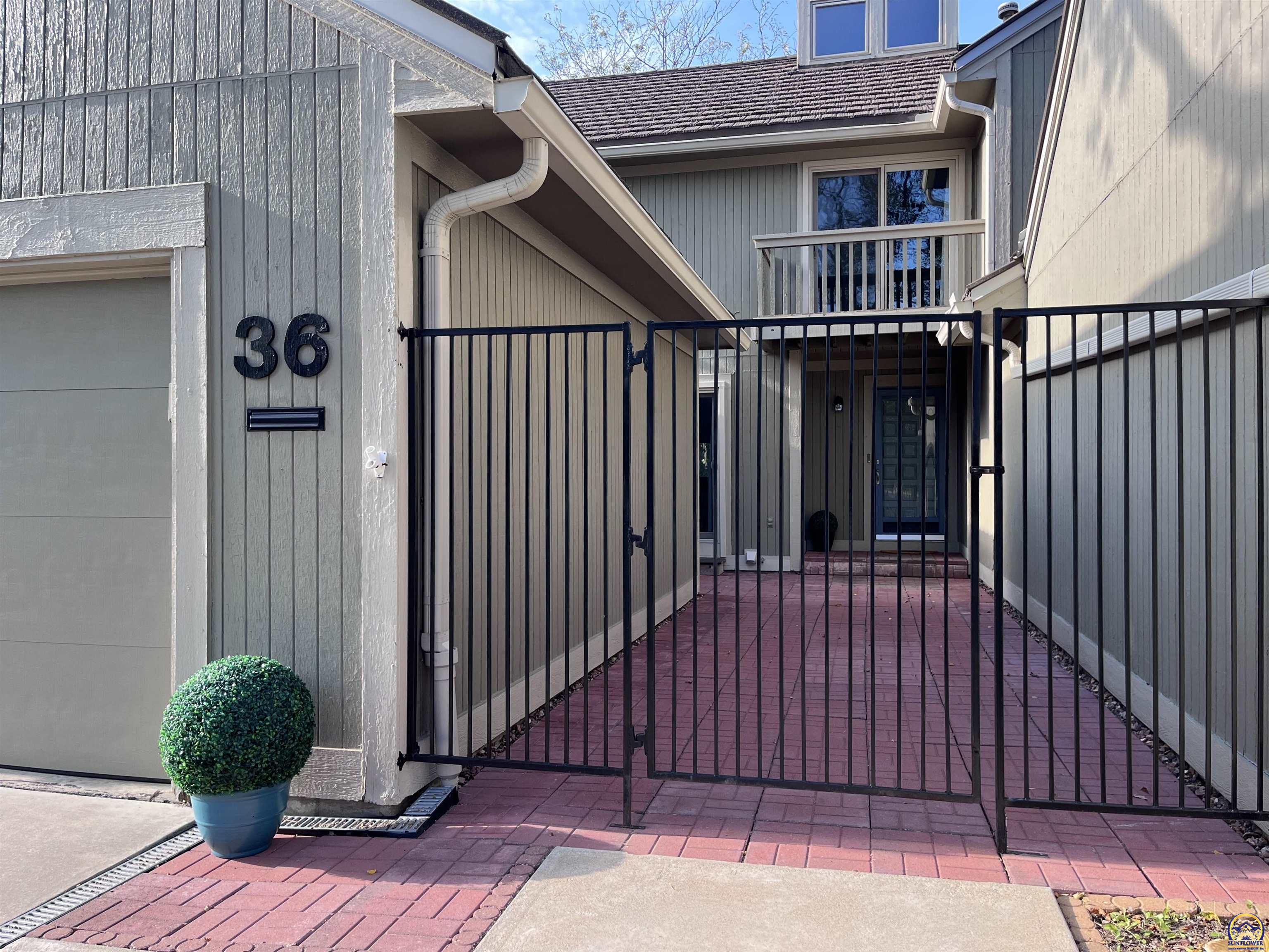 36 Southwest Pepper Tree Lane Topeka, KS 66611 - Photo 10 of 42