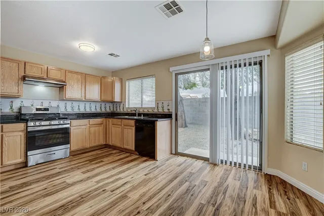 $1,945 | 7949 Long Beach Street, Las Vegas, NV 89139