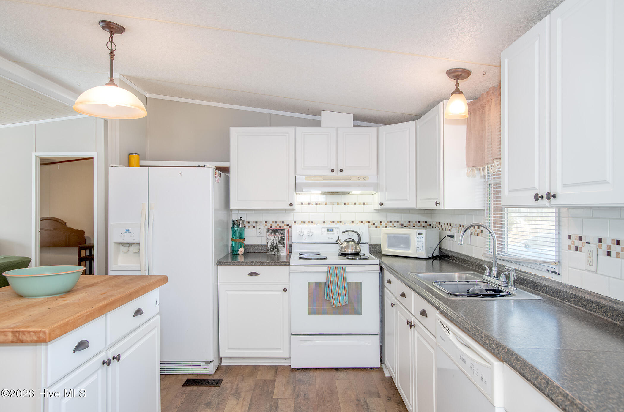 290 Broad Creek Loop Road Newport, NC 28570 - Photo 10 of 30 290 BOGUE LOOP ROAD (9)