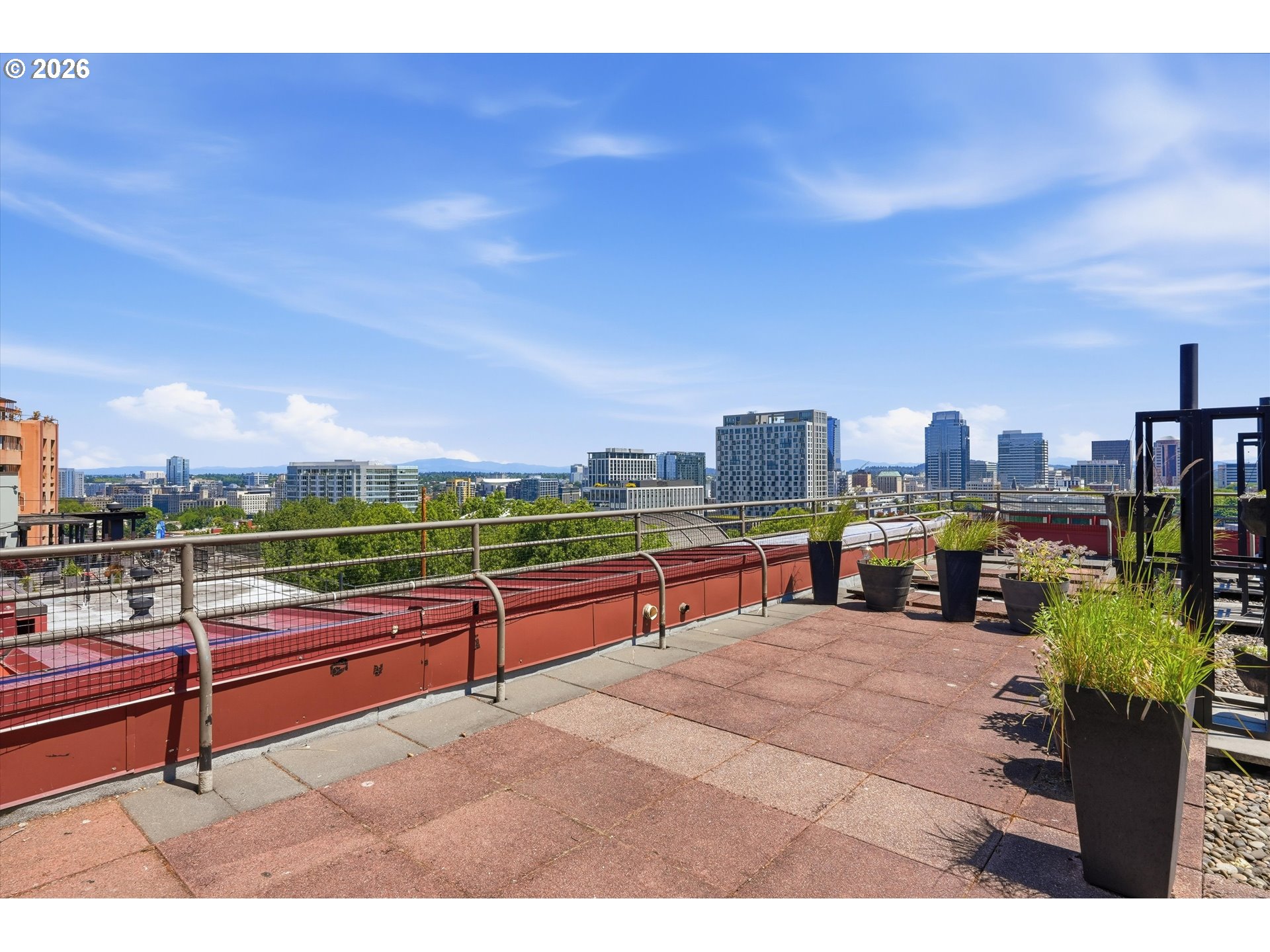 2021 Southwest Main Street, Unit 41 Portland, OR 97205 - Photo 27 of 46