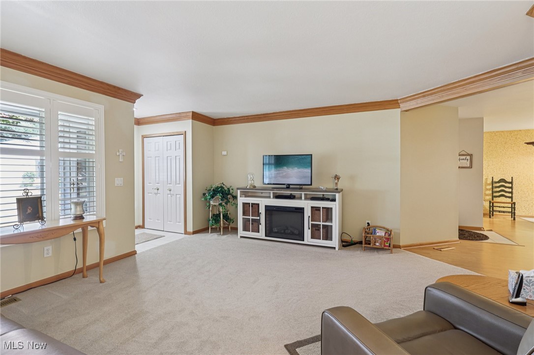 6894 Paradise Way North Ridgeville, OH 44039 - Photo 10 of 36 Living room.