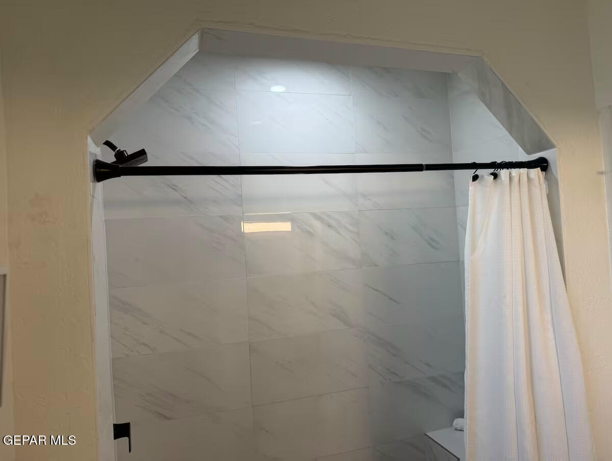 4012 Trowbridge Drive, Unit A FURNISHED El Paso, TX 79903 - Photo 36 of 53 a close view of shower tap