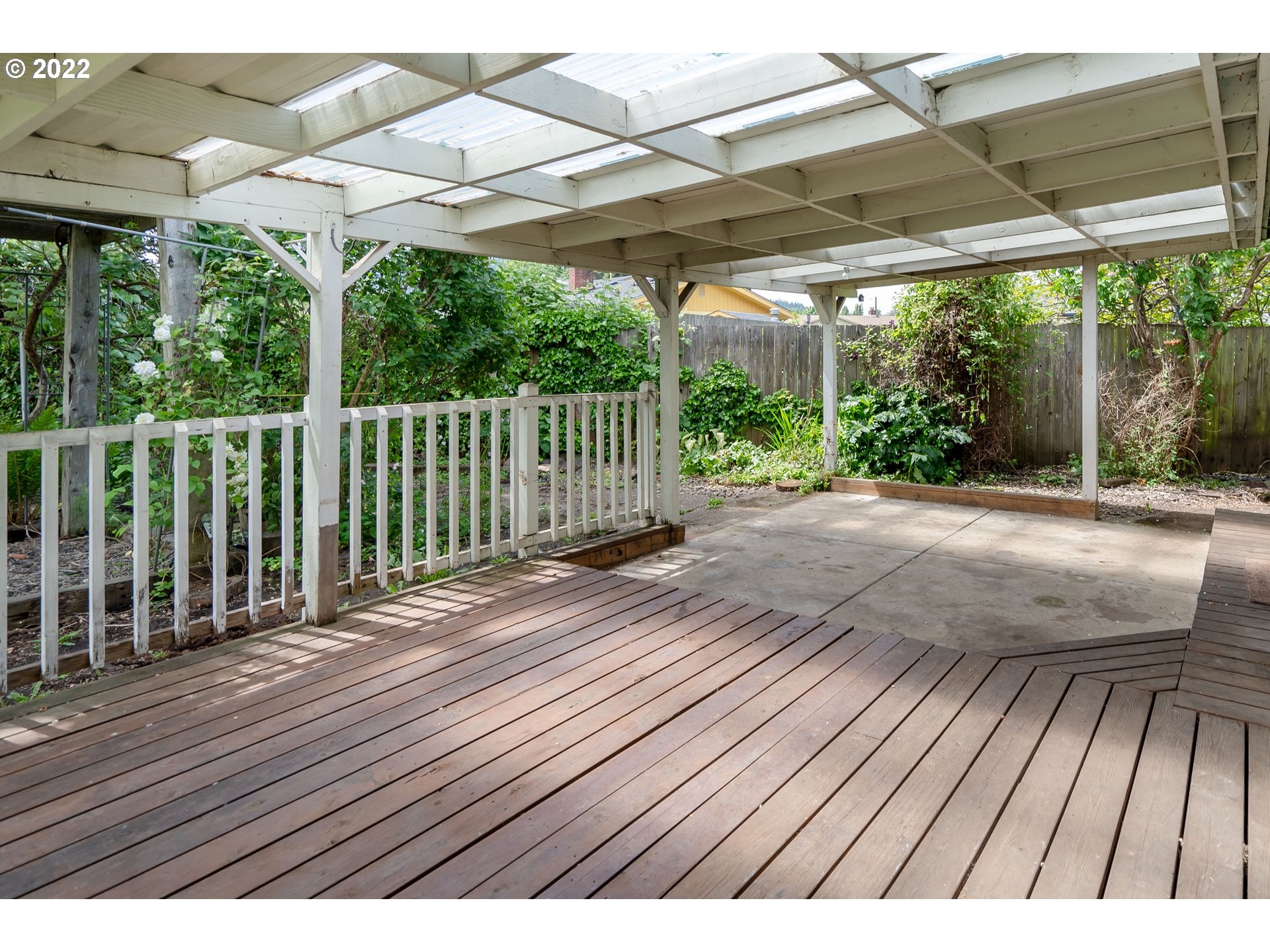 931 South 38th Street Springfield, OR 97478 - Photo 24 of 32 a view of outdoor space with wooden floor