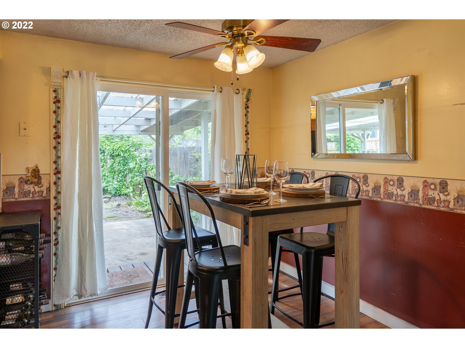 931 South 38th Street Springfield, OR 97478 - Photo 30 of 32 a view of a dining room with furniture and chandelier