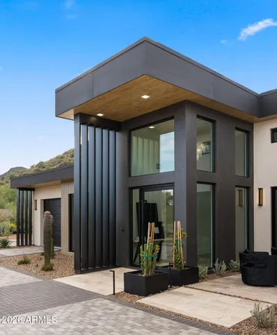 $5,000,000 | 9518 North 46th Street, Phoenix, AZ 85028