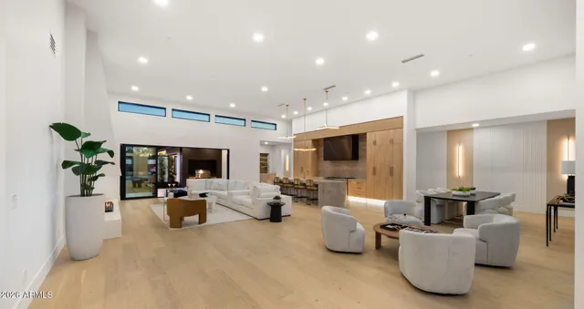 $5,000,000 | 9518 North 46th Street, Phoenix, AZ 85028