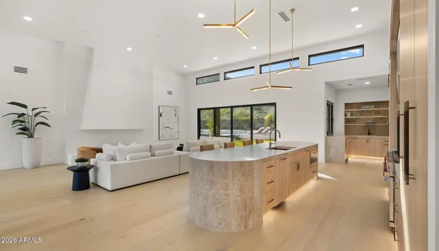 $5,000,000 | 9518 North 46th Street, Phoenix, AZ 85028