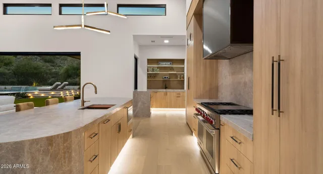 $5,000,000 | 9518 North 46th Street, Phoenix, AZ 85028