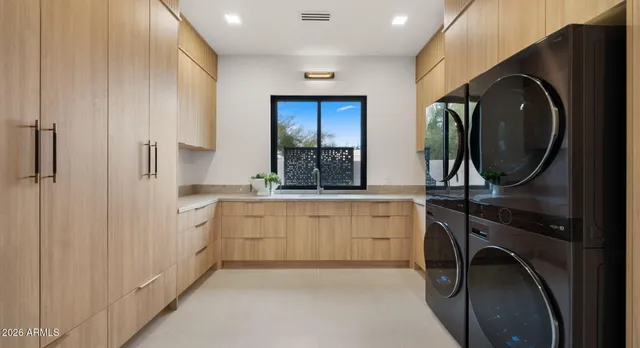 $5,000,000 | 9518 North 46th Street, Phoenix, AZ 85028