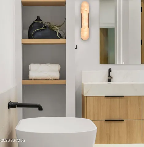 $5,000,000 | 9518 North 46th Street, Phoenix, AZ 85028