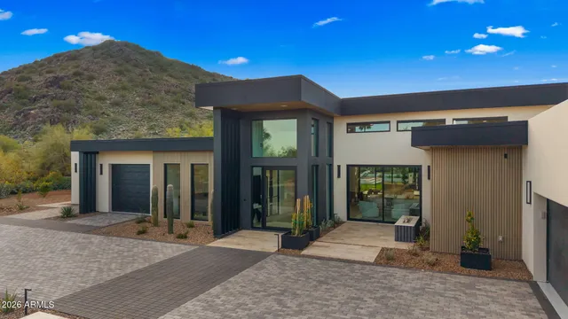 $5,000,000 | 9518 North 46th Street, Phoenix, AZ 85028