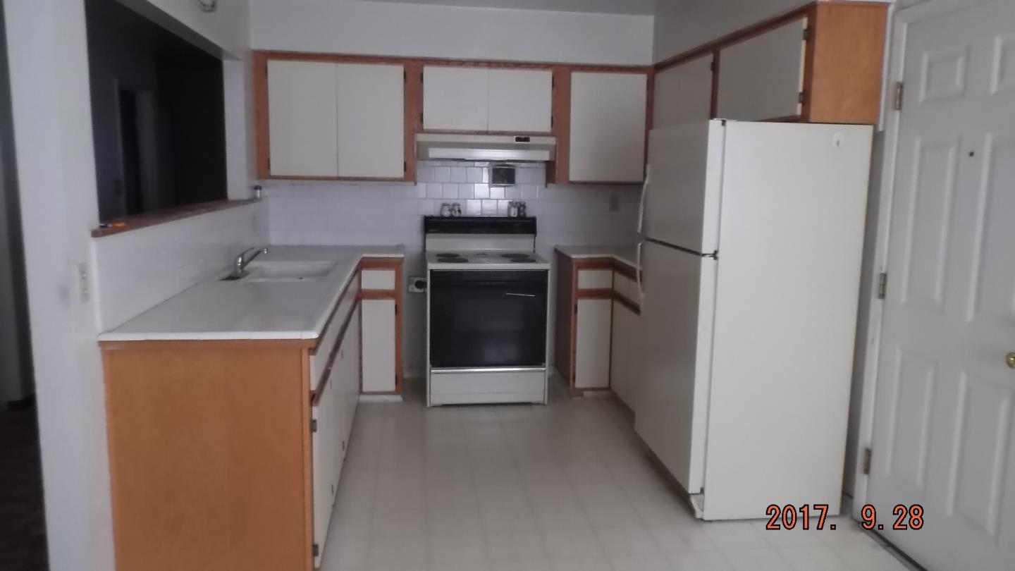 11090 Ralph Lane Salinas, CA 93907 - Photo 3 of 6 Gallery Image 3