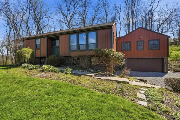 $499,900 | 438 Leslie Road, Valencia, PA 16059